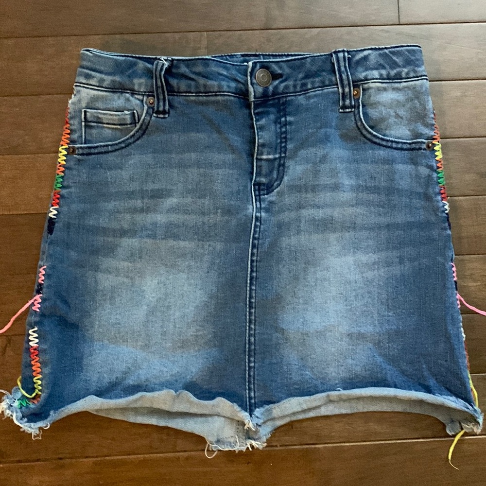 EUC CAT & JACK GIRLS DENIM JEAN SKIRT WITH MULTICOLORED THREAD GIRLS SIZE 10-12